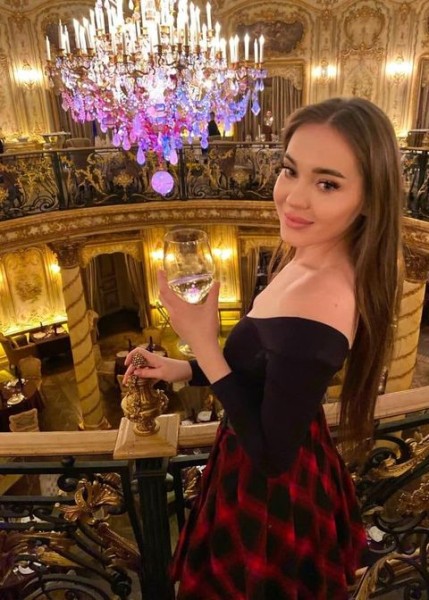 Проститутка Айша